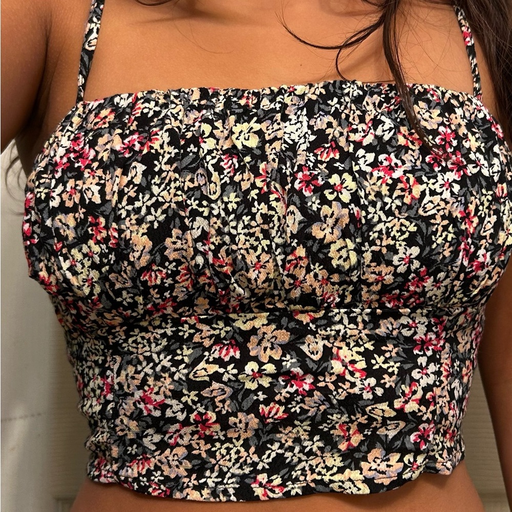 Dynamite Black Floral Crop Top